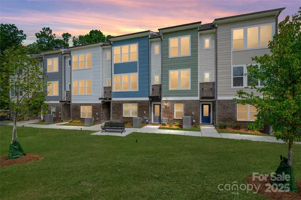 1429 Lithium LN, Charlotte, NC 28211