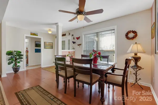 41 Sunview CIR, Arden, NC 28704