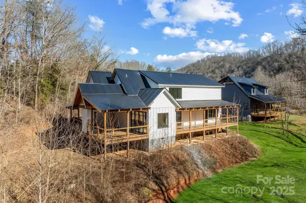 96 Light Waters DR, Cullowhee, NC 28723