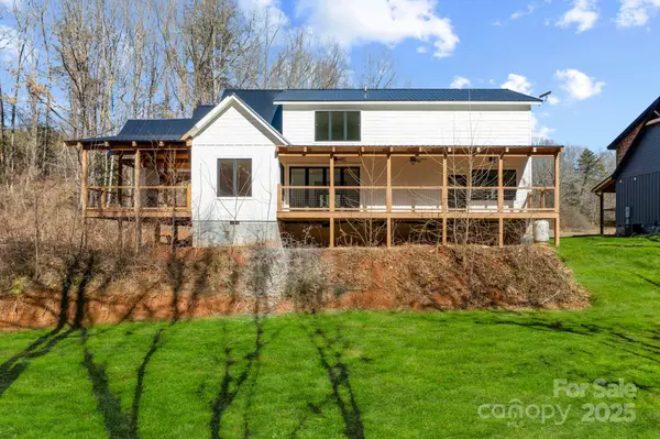 96 Light Waters DR, Cullowhee, NC 28723