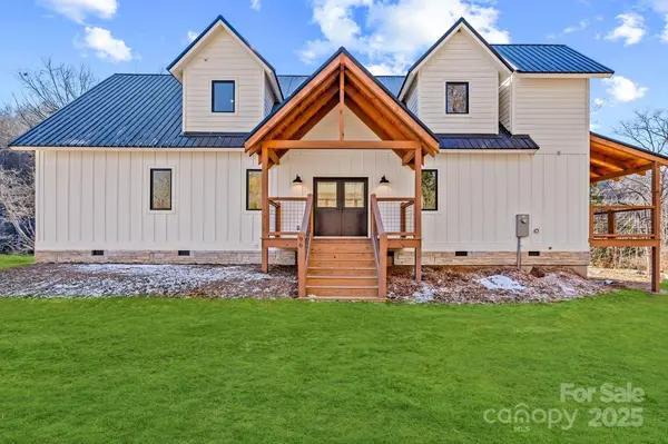 96 Light Waters DR, Cullowhee, NC 28723