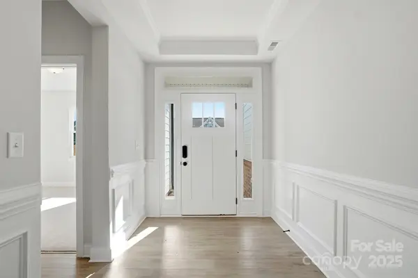 1453 Ardmore DR, Sherrills Ford, NC 28673