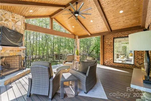1614 Shimron LN, Waxhaw, NC 28173
