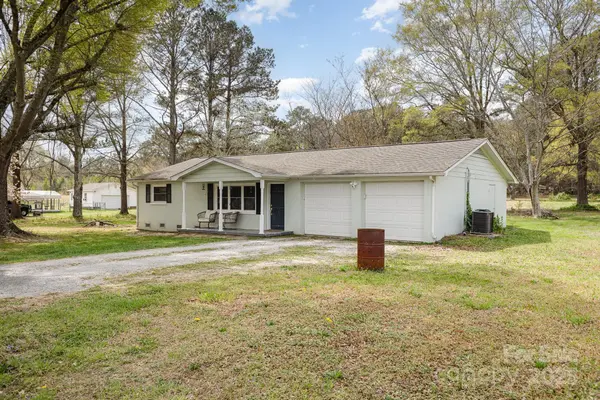 217 Cedarhurst LN, Clover, SC 29710