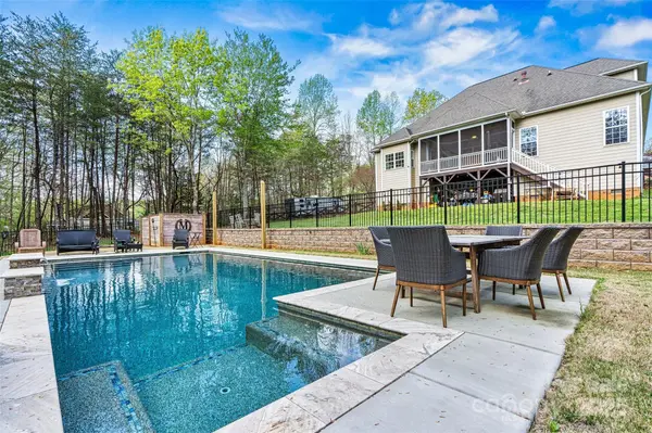 3207 Oak Ridge CIR, Lincolnton, NC 28092