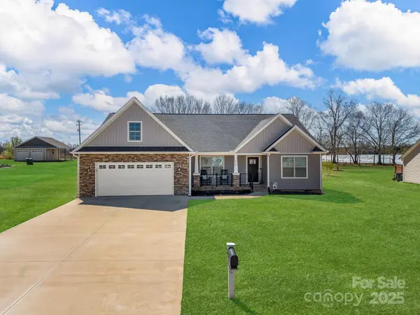 218 Little Man DR, Boiling Springs, SC 29316