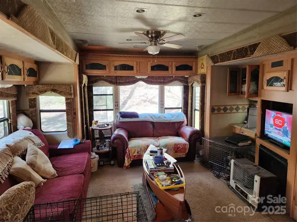 80 S Jarvis DR, Hendersonville, NC 28792