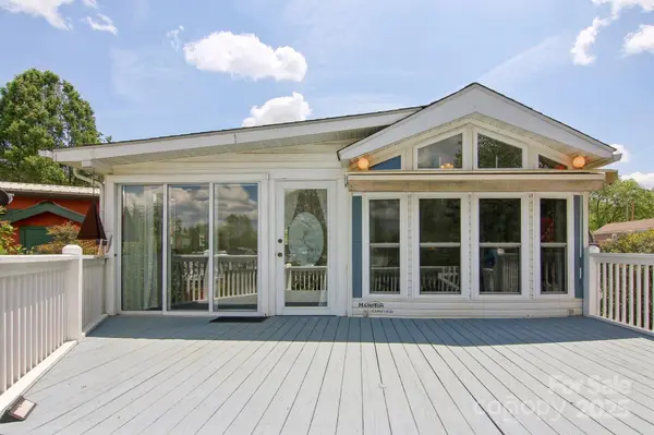 222 Pike PT, Waynesville, NC 28785