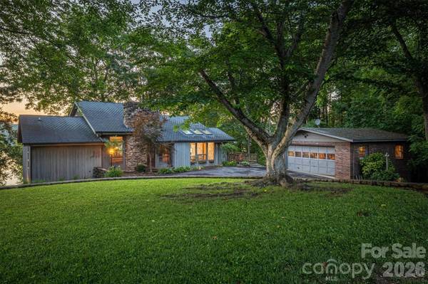 4749 16th Street DR NE, Hickory, NC 28601