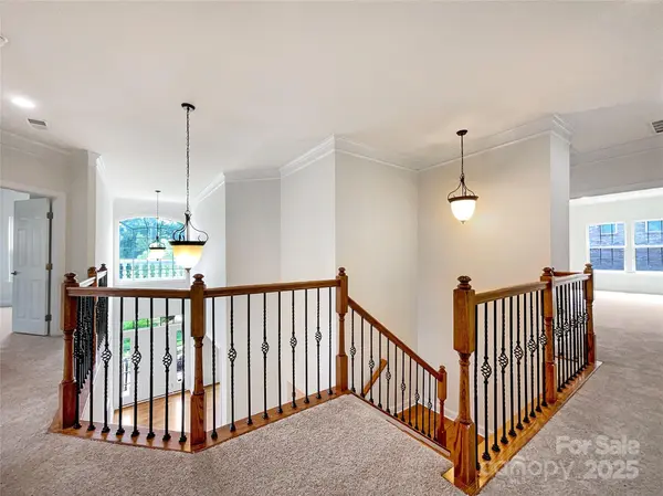 3904 Hounslow LN, Harrisburg, NC 28075