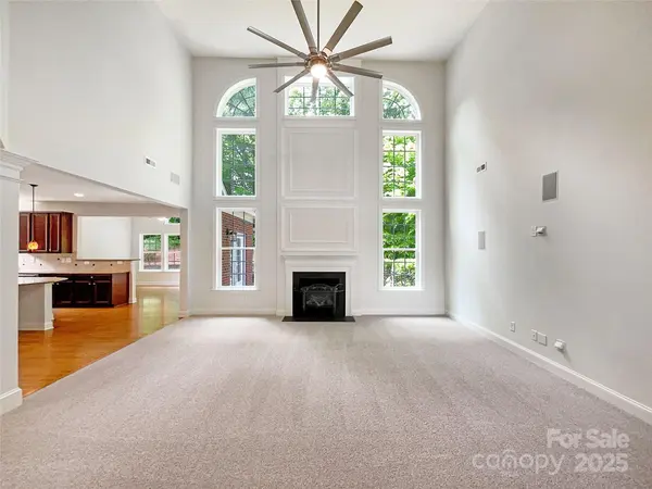 3904 Hounslow LN, Harrisburg, NC 28075