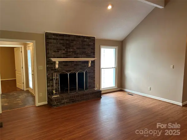229 Garden Lakes DR, Blacksburg, SC 29702