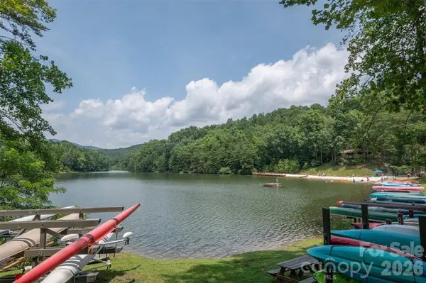 132 Egret RD, Lake Lure, NC 28746