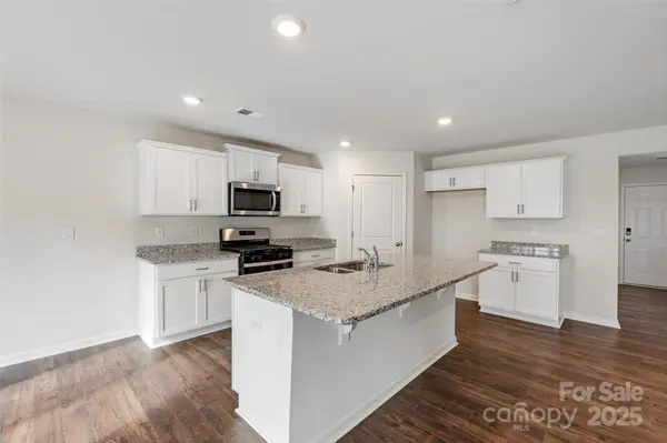 123 Creekwalk LN, Waynesville, NC 28785