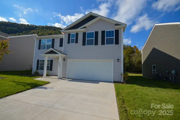 123 Creekwalk LN, Waynesville, NC 28785