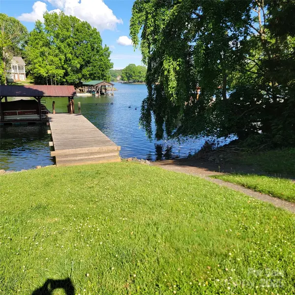 221 Stillwater RD, Troutman, NC 28166