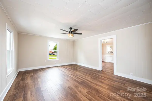 210 W 15th ST, Newton, NC 28658