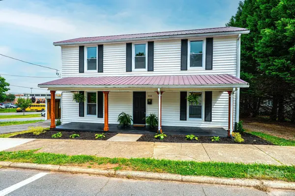 210 W 15th ST, Newton, NC 28658