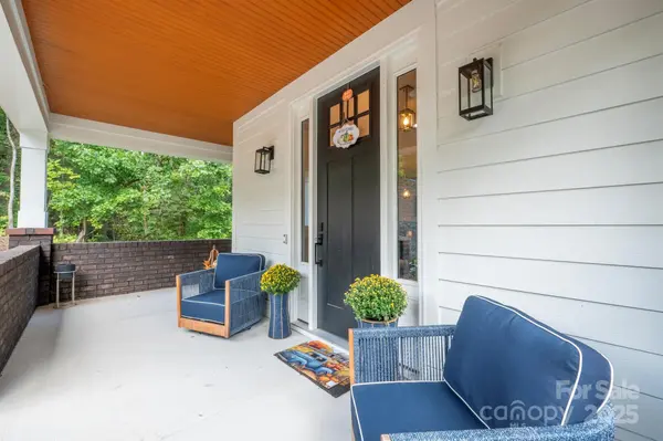 685 Knollcrest DR NE, Concord, NC 28025