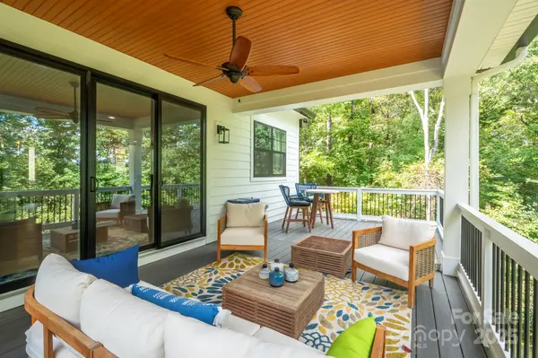 685 Knollcrest DR NE, Concord, NC 28025