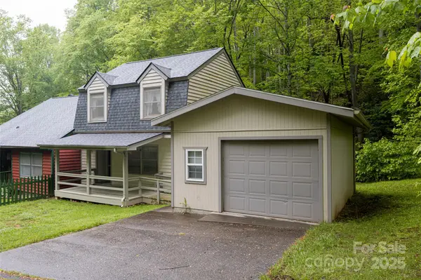 5 Creekside DR, Maggie Valley, NC 28751
