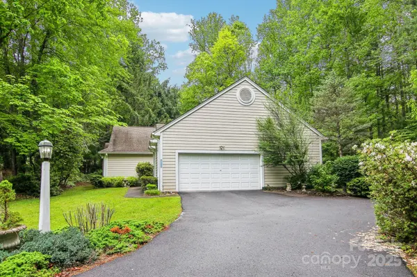 107 Camellia WAY, Hendersonville, NC 28739