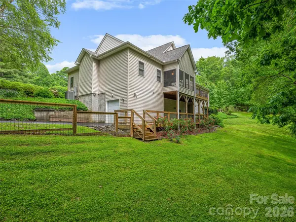 138 Bridlewood TRL, Mills River, NC 28759