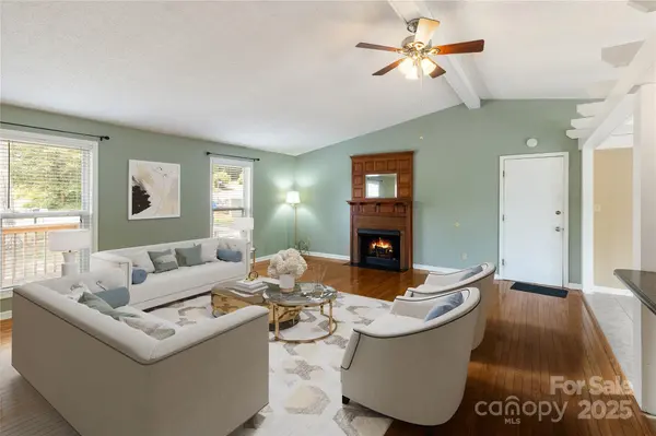65 Knoll Ridge DR, Asheville, NC 28804