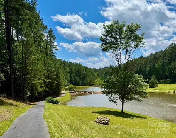 5418/5422 Breakwater DR, Granite Falls, NC 28630