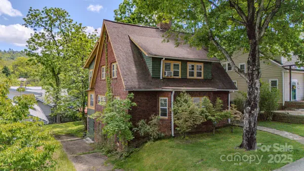 69 Austin AVE, Asheville, NC 28801