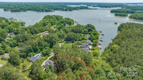 9207 Belle Pines CT, Sherrills Ford, NC 28673
