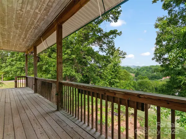126 Sweetwater DR, Canton, NC 28716