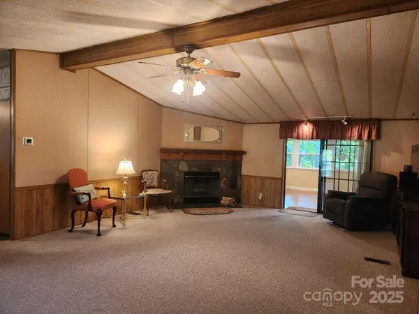 2461 Ridgecrest DR, Stanley, NC 28164