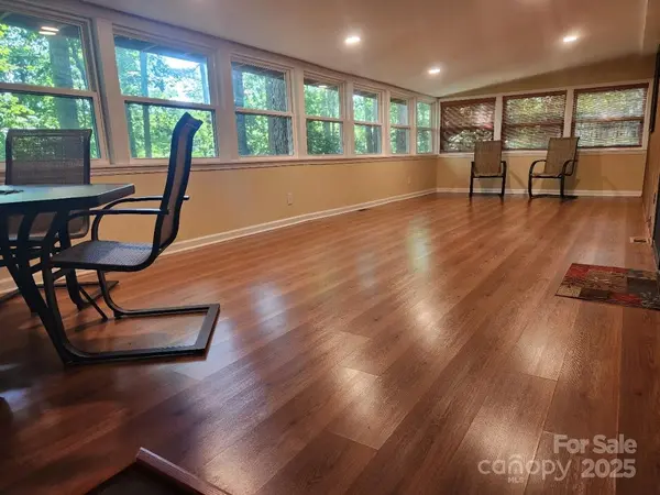 2461 Ridgecrest DR, Stanley, NC 28164