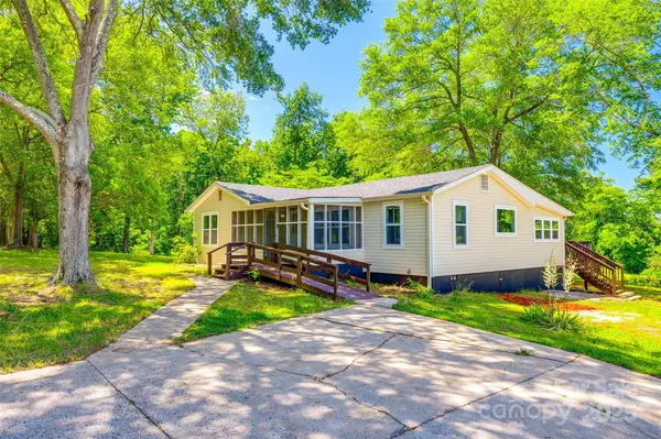 1224 Martin RD, Hickory Grove, SC 29717