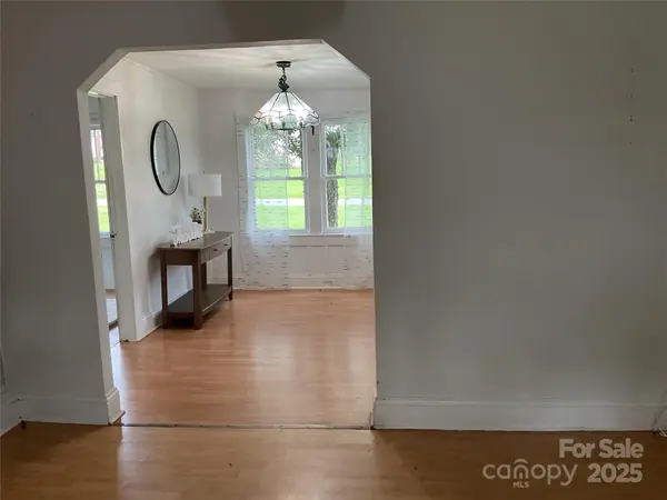 2138 SW Haven CIR, Lenoir, NC 28645