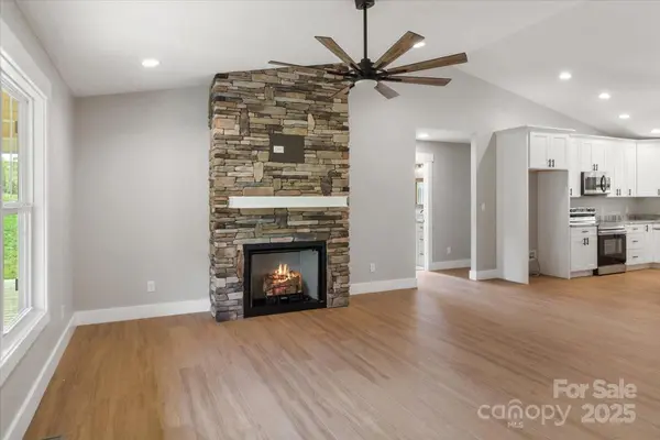 632 Morlin Acres DR, Marshall, NC 28753