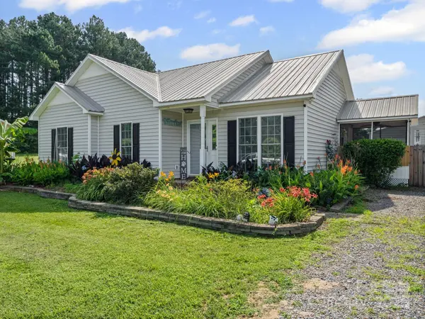 111 Charcoal RD, Cherryville, NC 28021