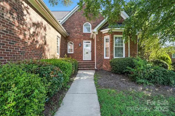 104 Fairwind CT, Fort Mill, SC 29708