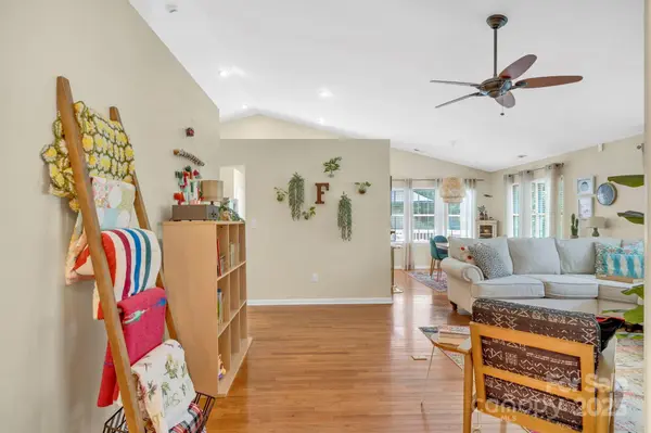 145 Fairway View DR, Etowah, NC 28729