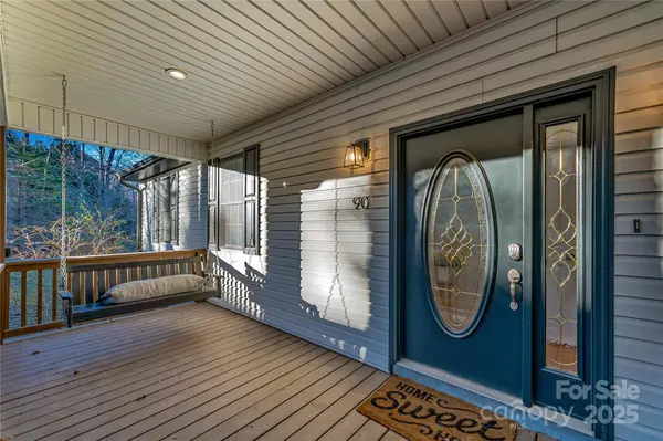 90 Indian Mound TRL, Fairview, NC 28730