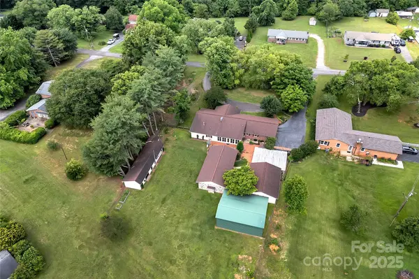 268 Margate CIR, Chesnee, SC 29323