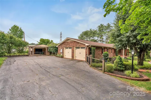 268 Margate CIR, Chesnee, SC 29323