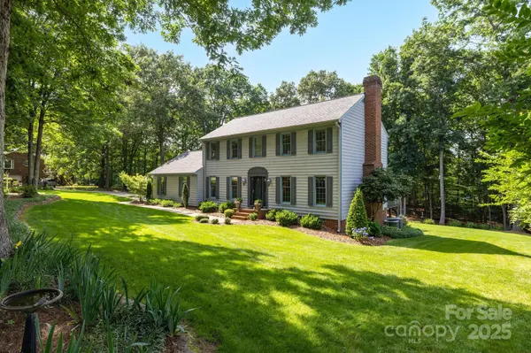 2101 River Chase DR, Eden, NC 27288