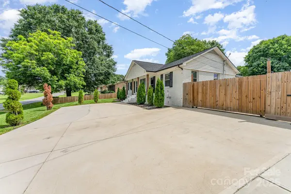 157 Downey Lake RD, Dallas, NC 28034