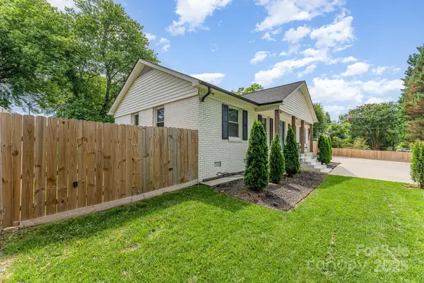 157 Downey Lake RD, Dallas, NC 28034