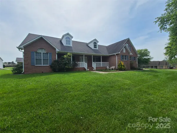 110 Kimberly LN, Kings Mountain, NC 28086