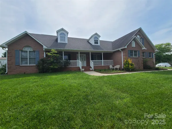110 Kimberly LN, Kings Mountain, NC 28086