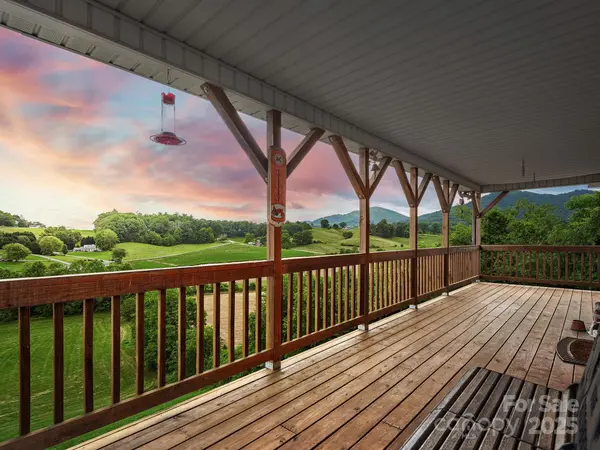 132 Rabbit Ham RD, Leicester, NC 28748