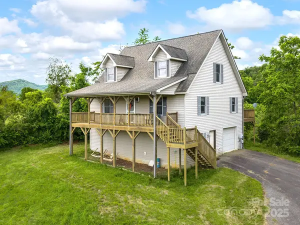132 Rabbit Ham RD, Leicester, NC 28748
